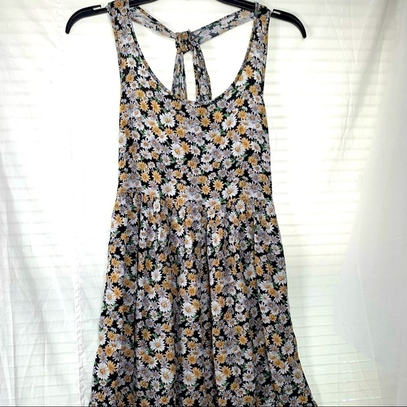 Forever 21 sunflower rayon sleeveless tunic blouse with open back small - Picture 1 of 10